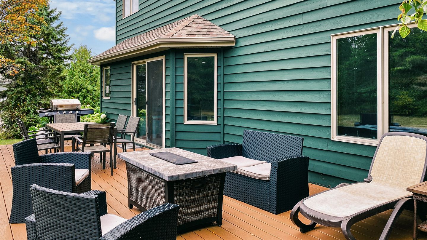 Luxurious Retreat with Expansive Yard in Sister Bay, Wisconsin