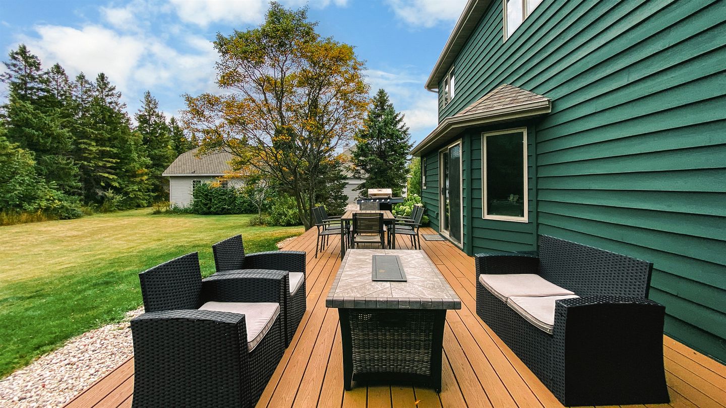 Luxurious Retreat with Expansive Yard in Sister Bay, Wisconsin