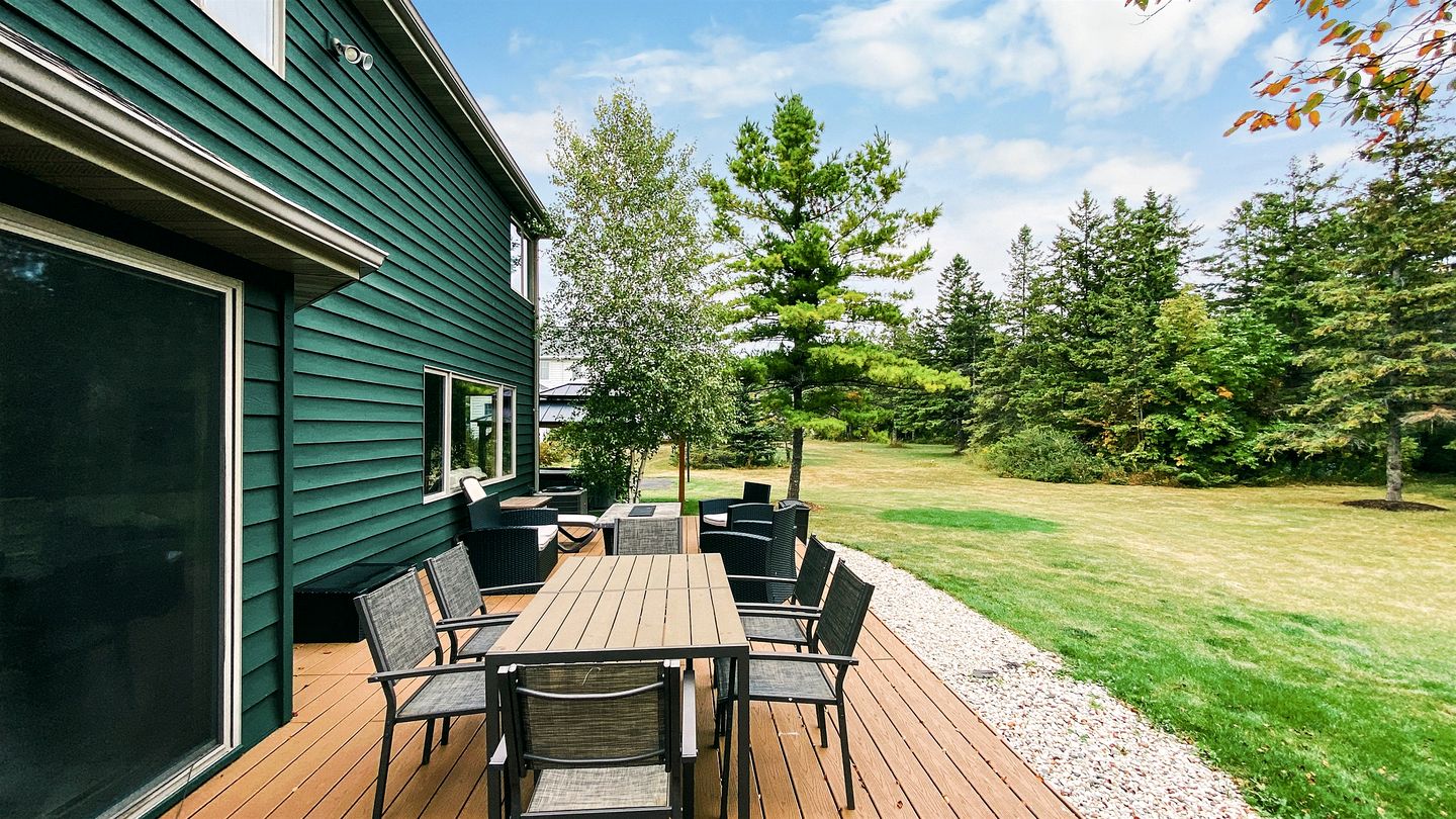 Luxurious Retreat with Expansive Yard in Sister Bay, Wisconsin