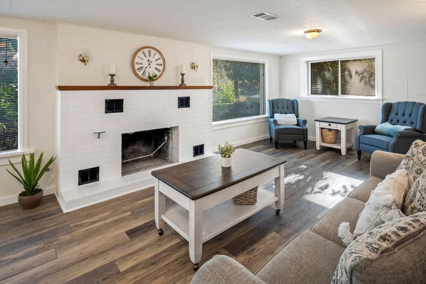 Luxurious, Riverfront Cabin with Panoramic Views of the Spokane River, in Post Falls, Idaho