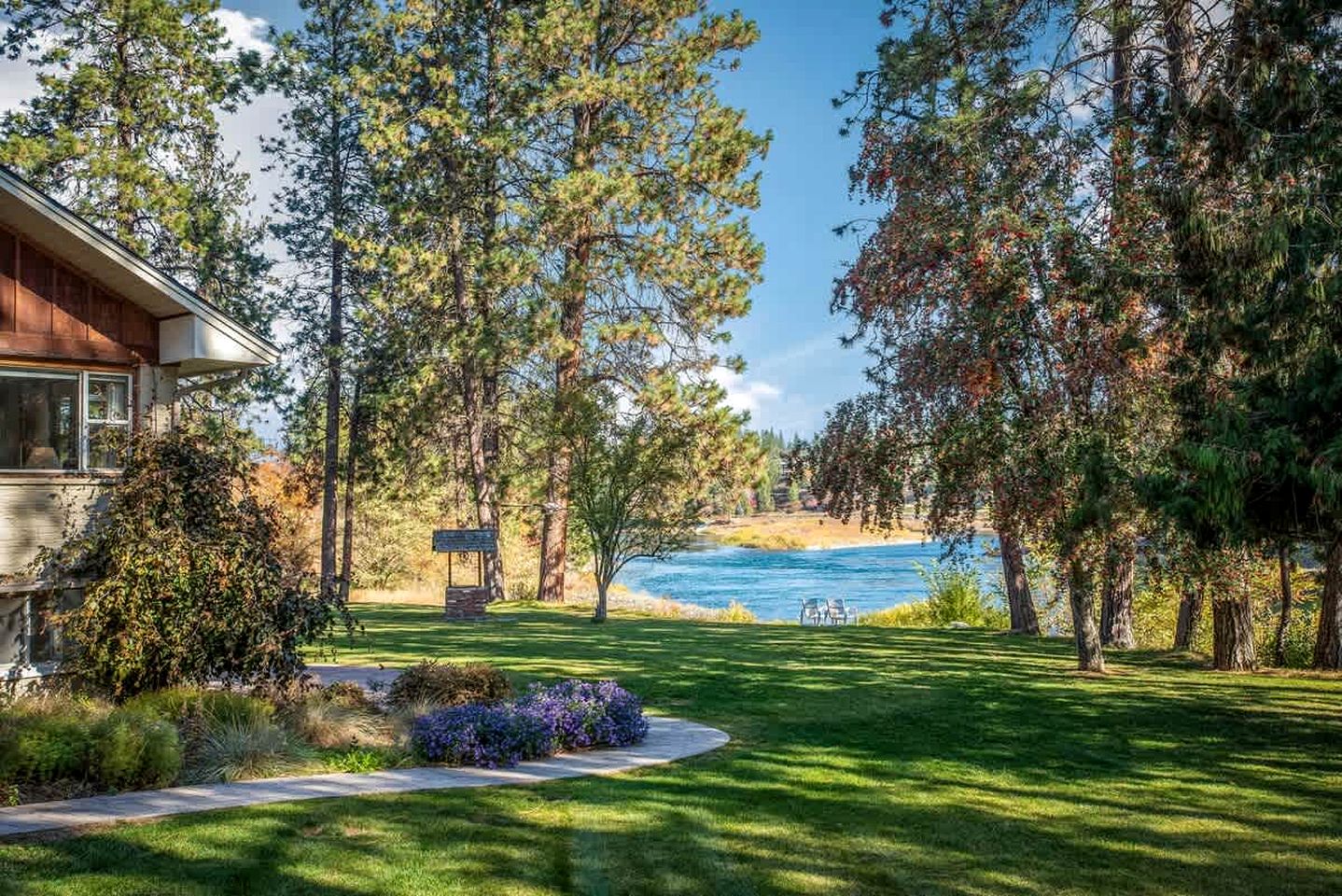Luxurious, Riverfront Cabin with Panoramic Views of the Spokane River, in Post Falls, Idaho