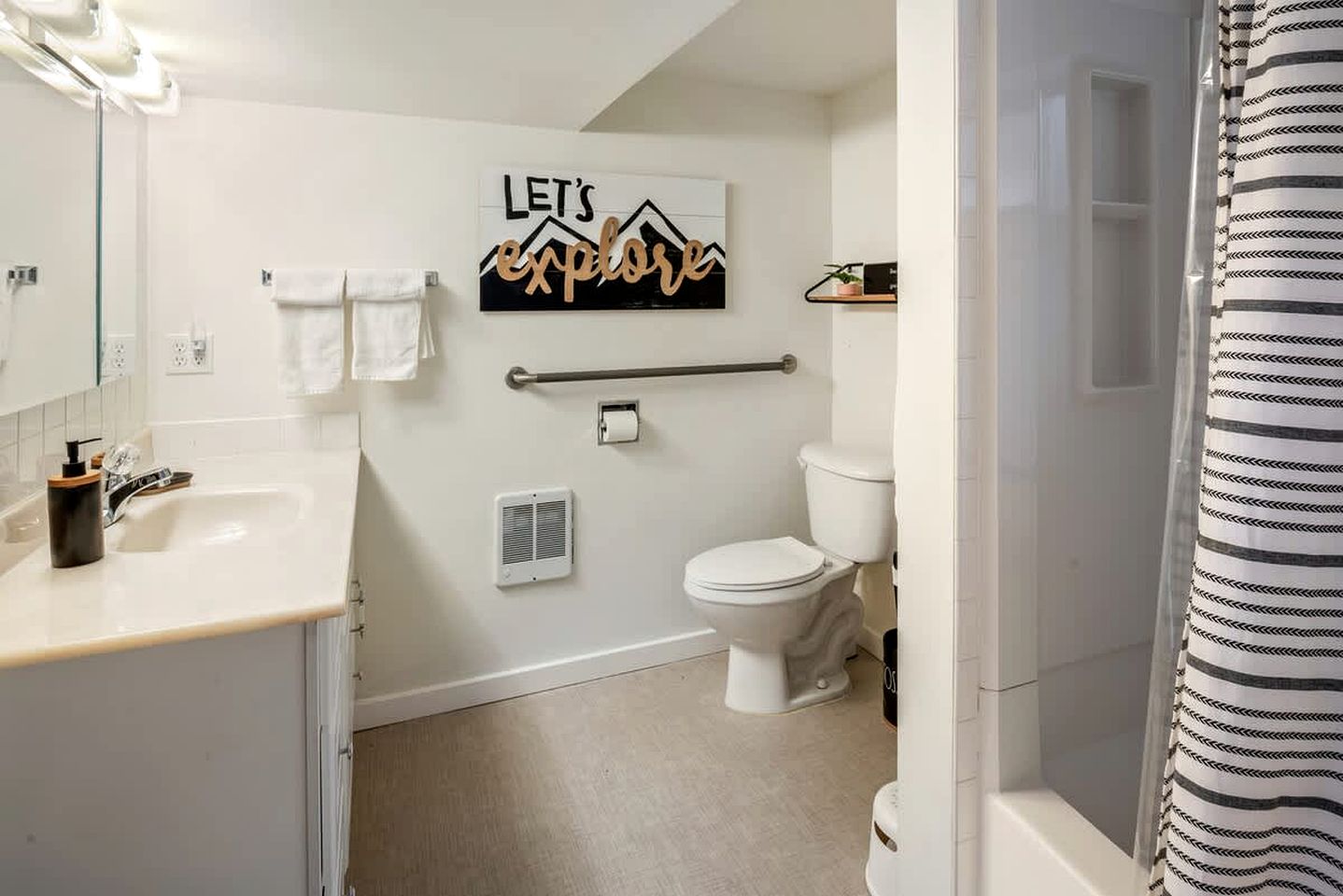 Luxurious, Riverfront Cabin with Panoramic Views of the Spokane River, in Post Falls, Idaho