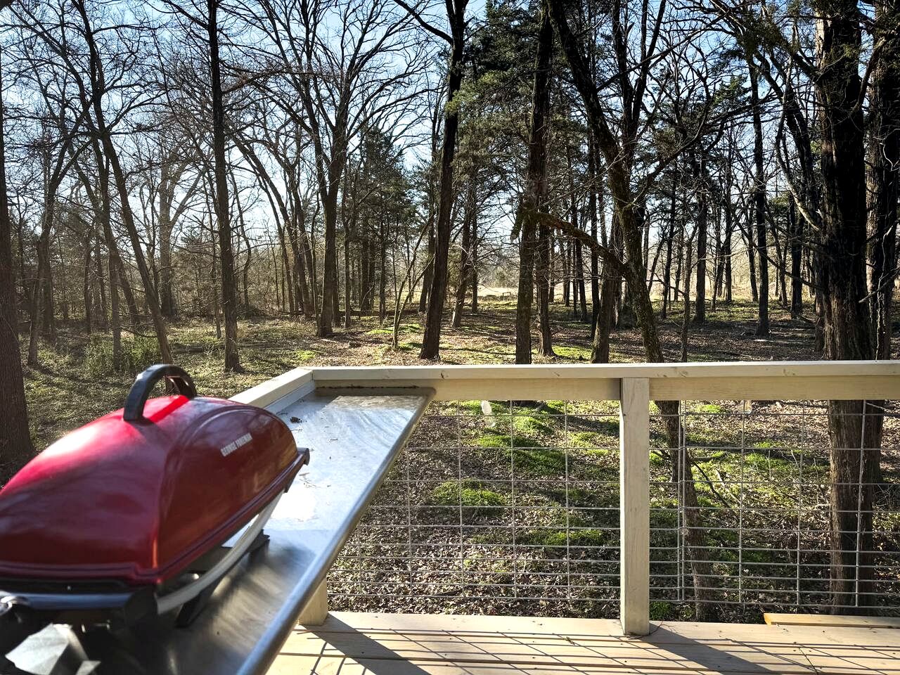 Luxurious Romantic Glamping Cabin with Outdoor Tub near Lake Fork in East Texas