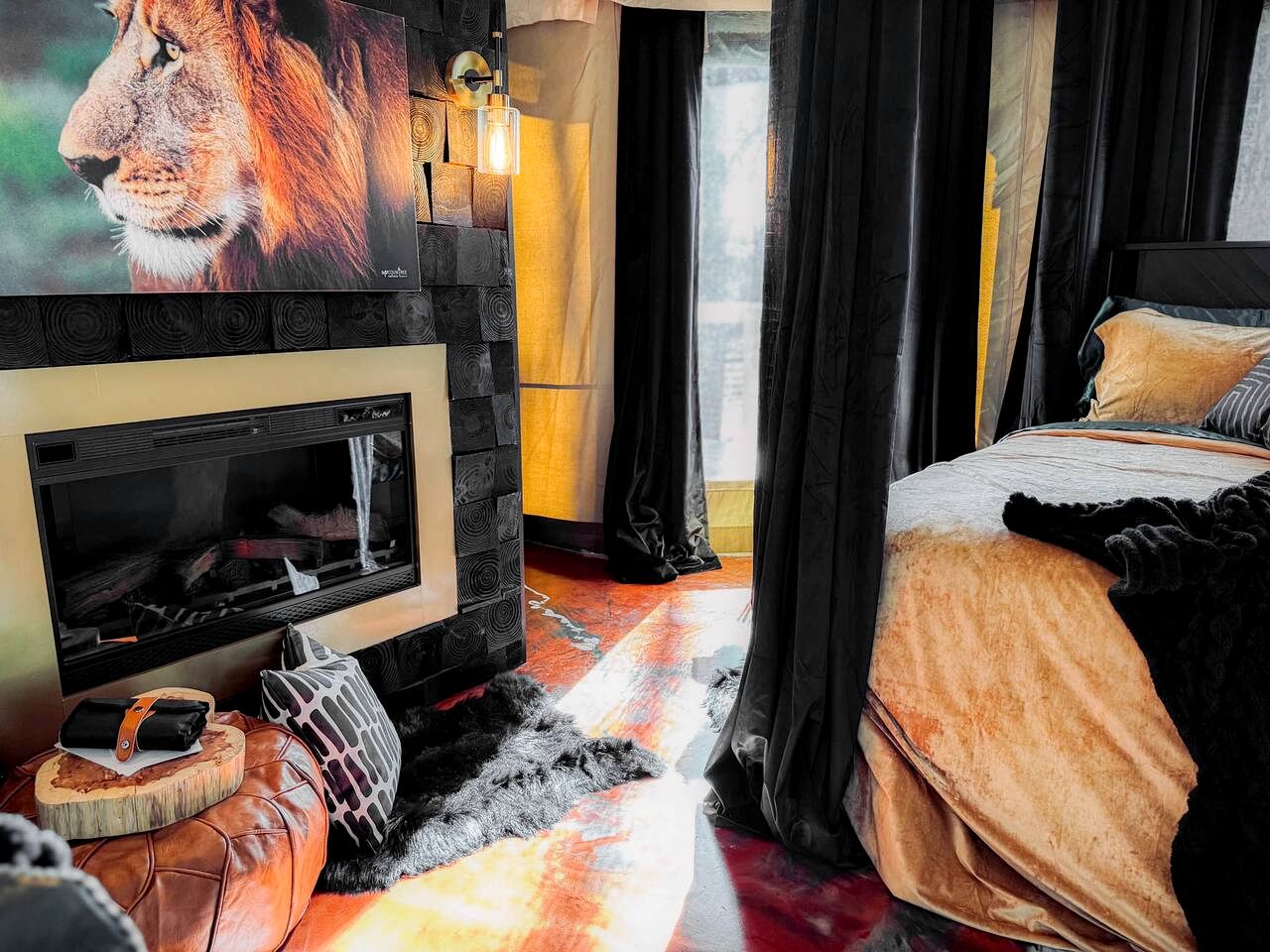 Luxurious Romantic Glamping Cabin with Outdoor Tub near Lake Fork in East Texas