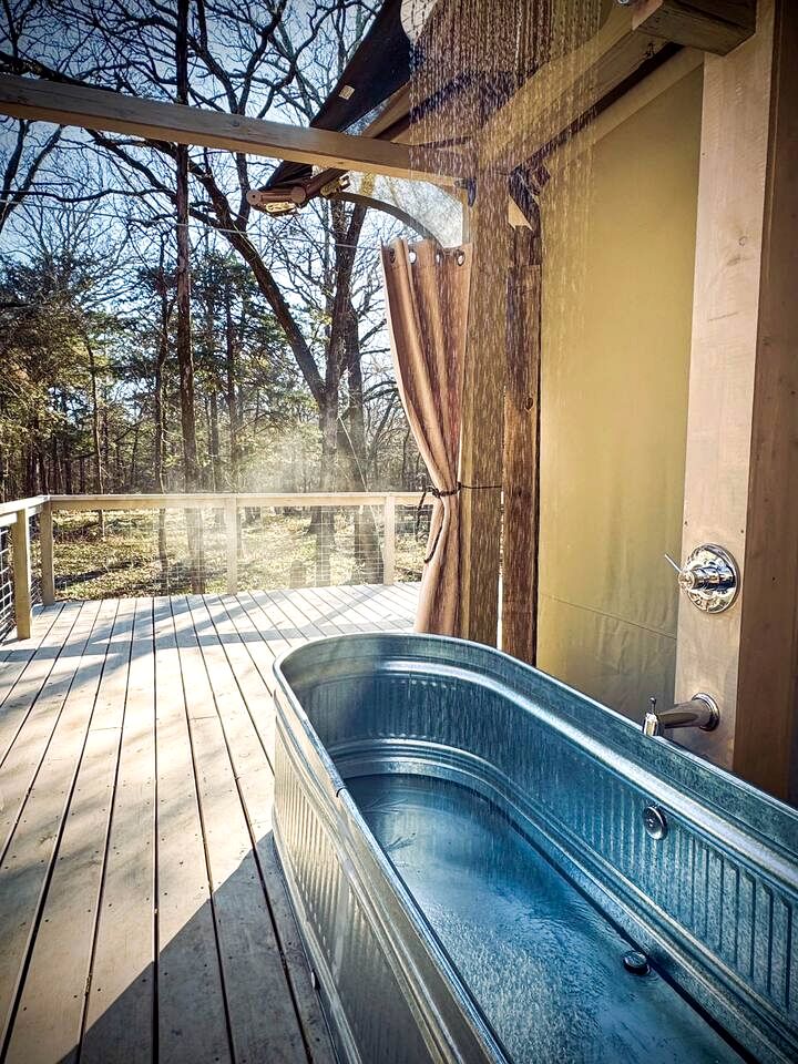 Luxurious Romantic Glamping Cabin with Outdoor Tub near Lake Fork in East Texas