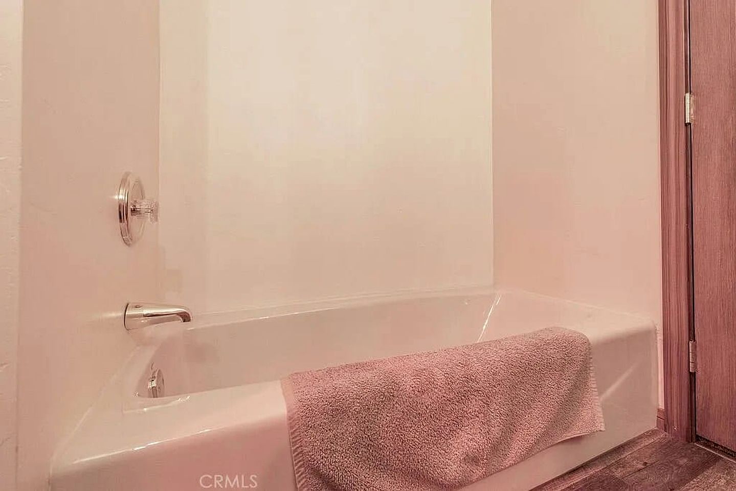 Luxurious Rustic-Modern Retreat with Hot Tub near Local Attractions in Whitney, California