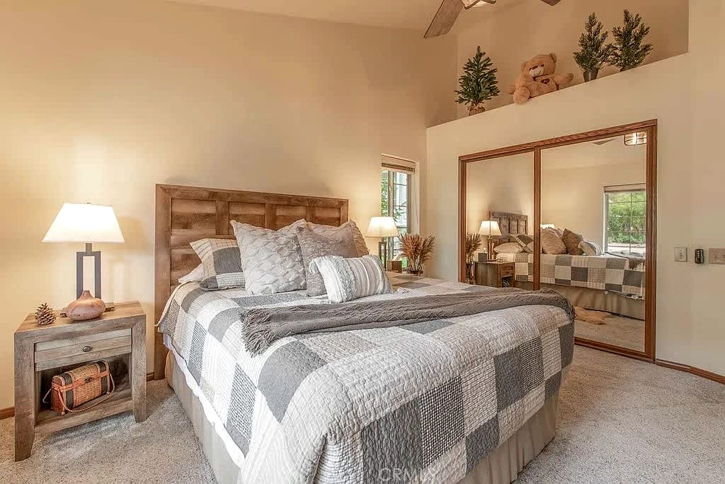 Luxurious Rustic-Modern Retreat with Hot Tub near Local Attractions in Whitney, California