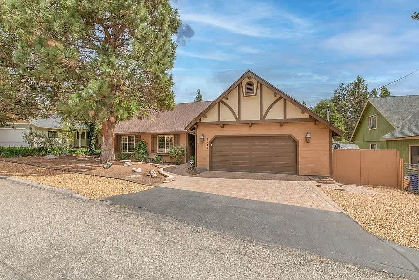 Luxurious Rustic-Modern Retreat with Hot Tub near Local Attractions in Whitney, California