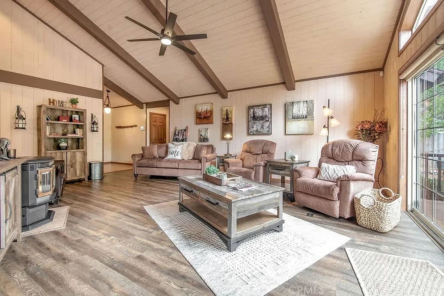 Luxurious Rustic-Modern Retreat with Hot Tub near Local Attractions in Whitney, California