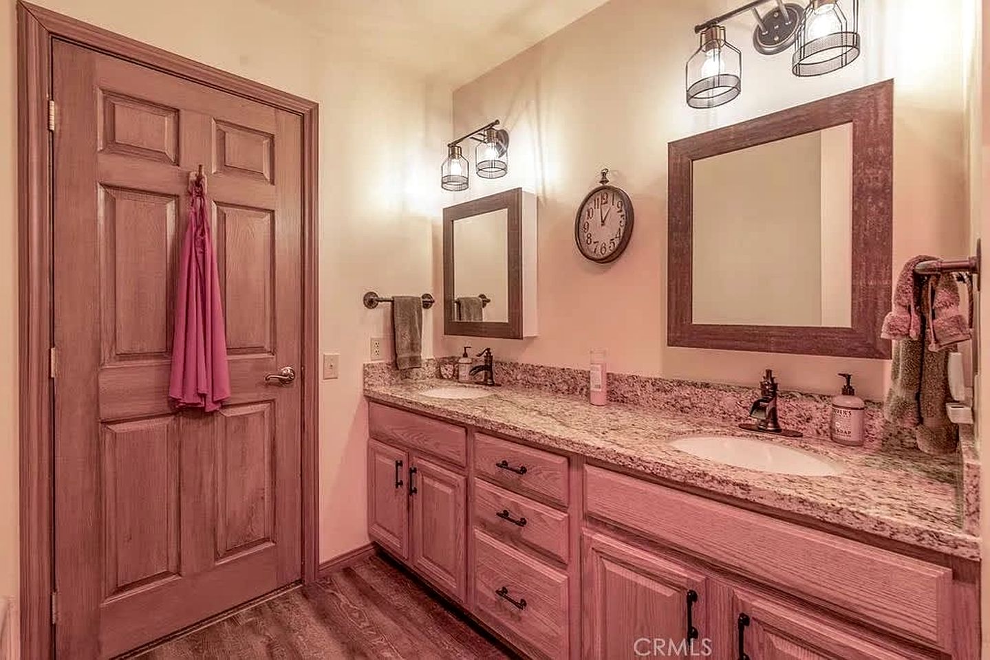 Luxurious Rustic-Modern Retreat with Hot Tub near Local Attractions in Whitney, California