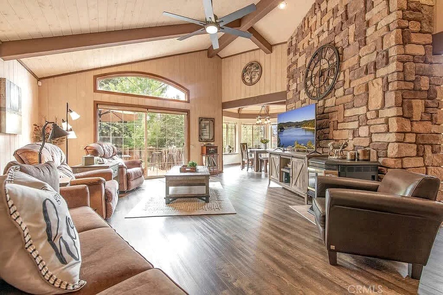 Luxurious Rustic-Modern Retreat with Hot Tub near Local Attractions in Whitney, California