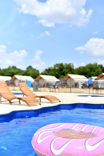 Tented Cabins (United States of America, Marion, Texas)