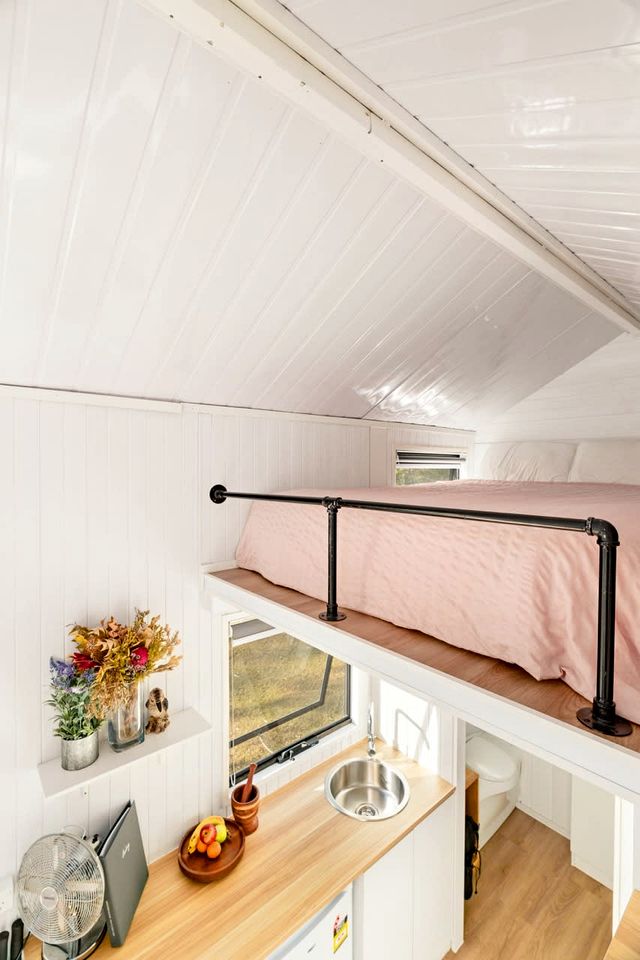 Luxurious Tiny House Loft Surrounded by Plenty of Wildlife and Near the Coast in Queensland, Australia