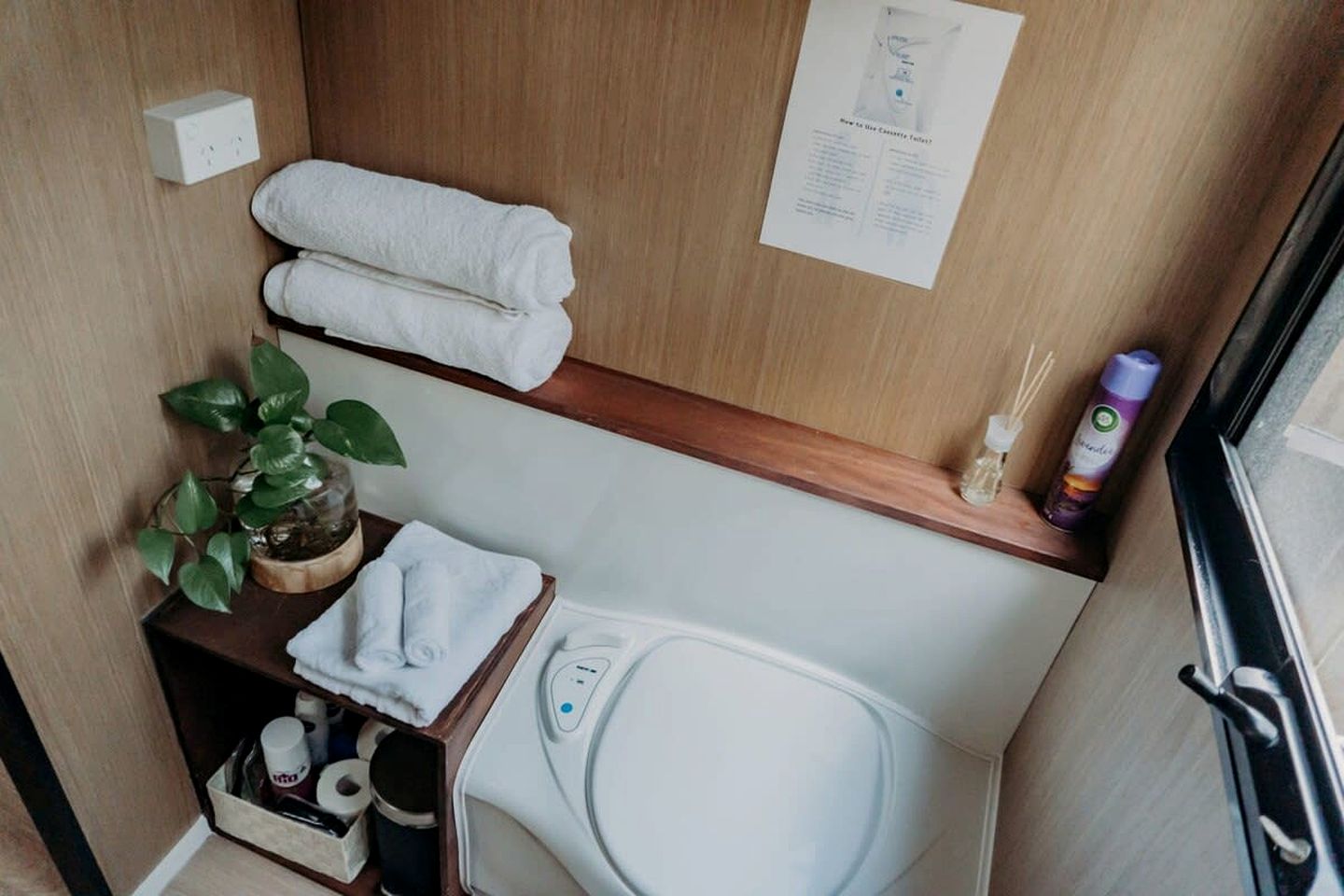 Luxurious Tiny House with Outdoor Barbecue Perfect for Water Activities in Victoria, Australia