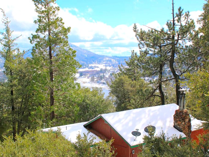 Tree House Julian, California Glamping Hub