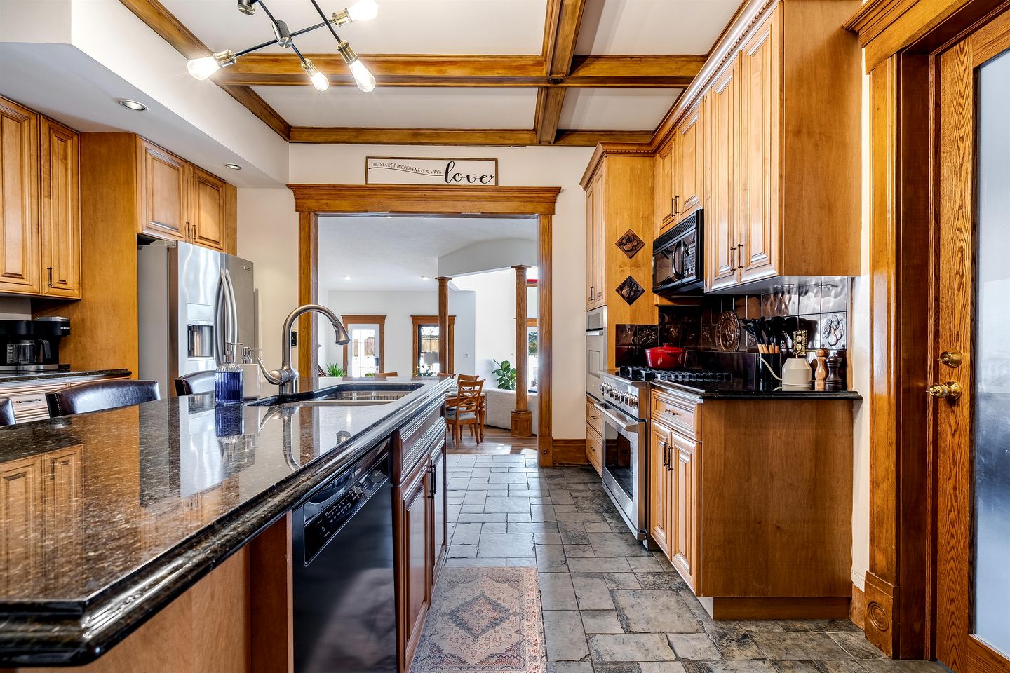 Luxurious Vacation Rental near Lake Erie for an Amazing Family Retreat in Leamington, Ontario