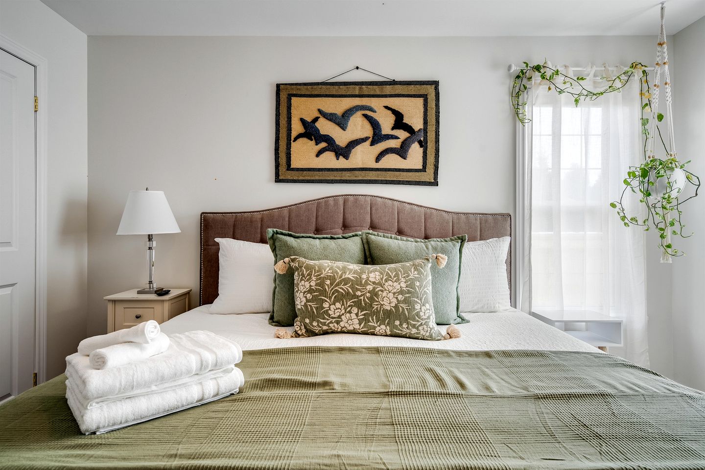 Luxurious Vacation Rental near Lake Erie for an Amazing Family Retreat in Leamington, Ontario