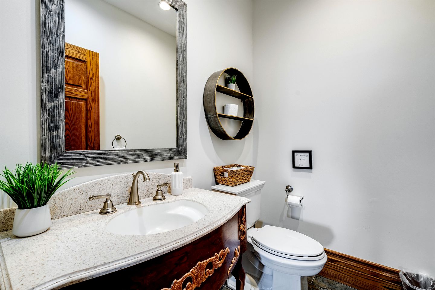 Luxurious Vacation Rental near Lake Erie for an Amazing Family Retreat in Leamington, Ontario