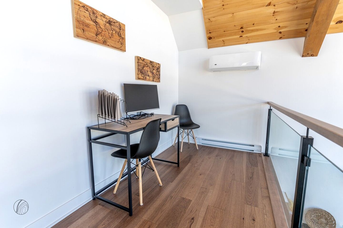 Luxurious Villa with Game Room, Hot-Tub and Barbecue in Saint Come, Quebec