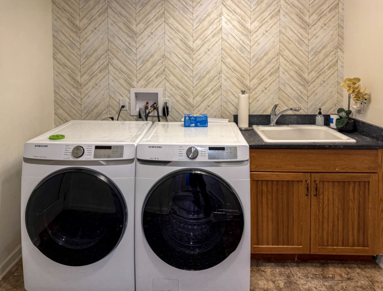 Luxurious Villa with Hot-tub, Fire Pit and Games in Gary, Indiana