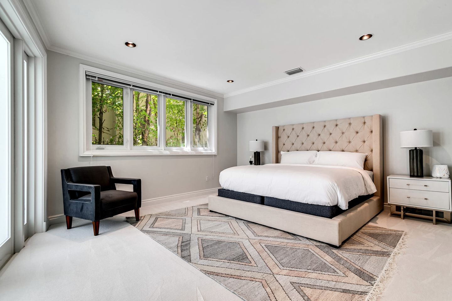 Luxury Waterfront Mansion with Rooftop Terrace near Las Olas, Fort Lauderdale FL