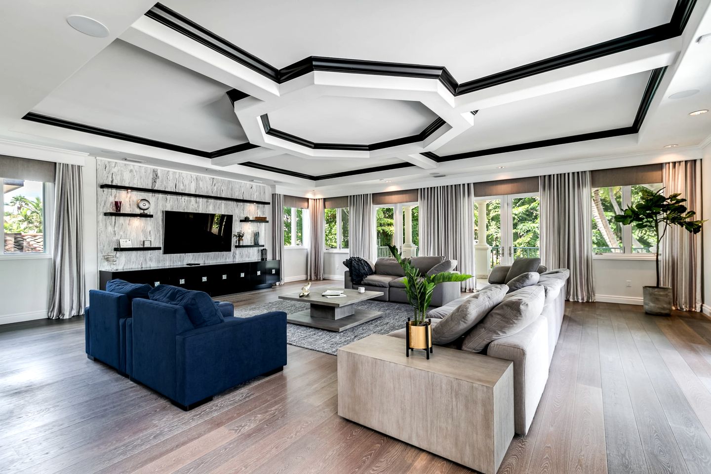 Luxury Waterfront Mansion with Rooftop Terrace near Las Olas, Fort Lauderdale FL