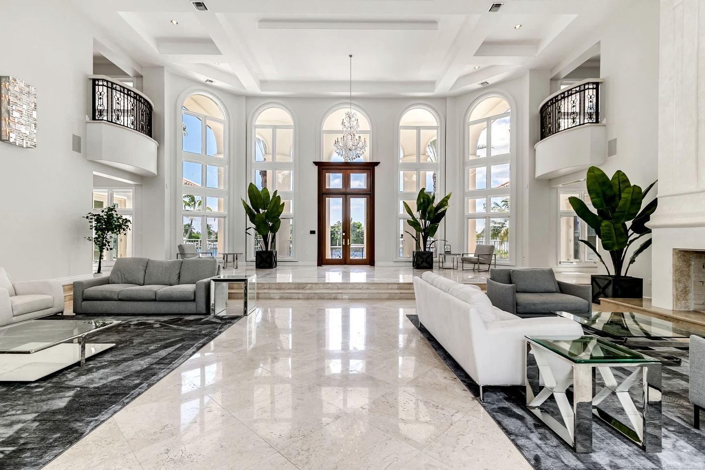 Luxury Waterfront Mansion with Rooftop Terrace near Las Olas, Fort Lauderdale FL