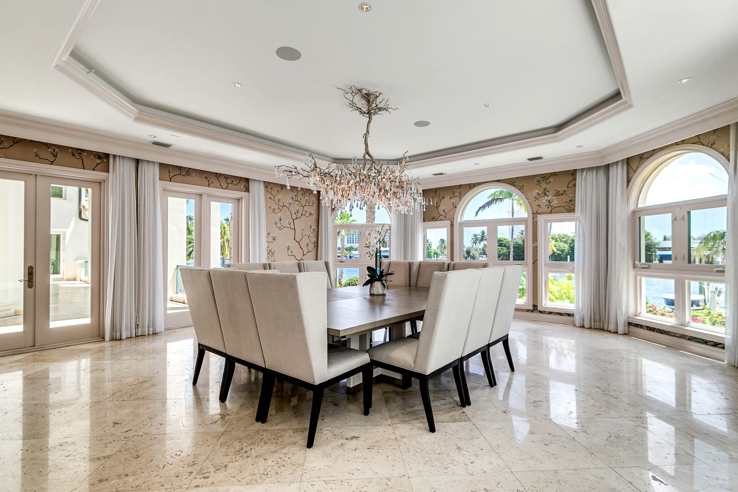 Luxury Waterfront Mansion with Rooftop Terrace near Las Olas, Fort Lauderdale FL