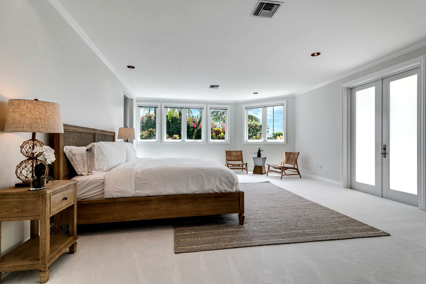 Luxury Waterfront Mansion with Rooftop Terrace near Las Olas, Fort Lauderdale FL