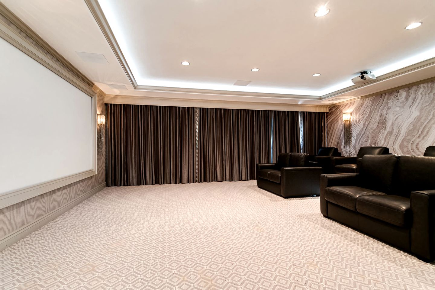 Luxury Waterfront Mansion with Rooftop Terrace near Las Olas, Fort Lauderdale FL