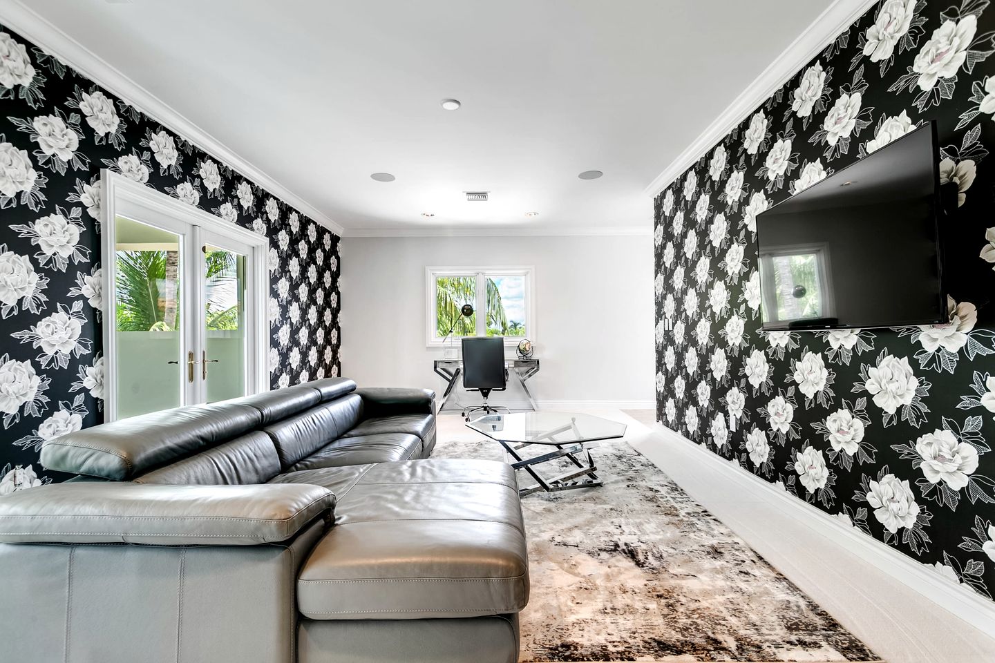 Luxury Waterfront Mansion with Rooftop Terrace near Las Olas, Fort Lauderdale FL