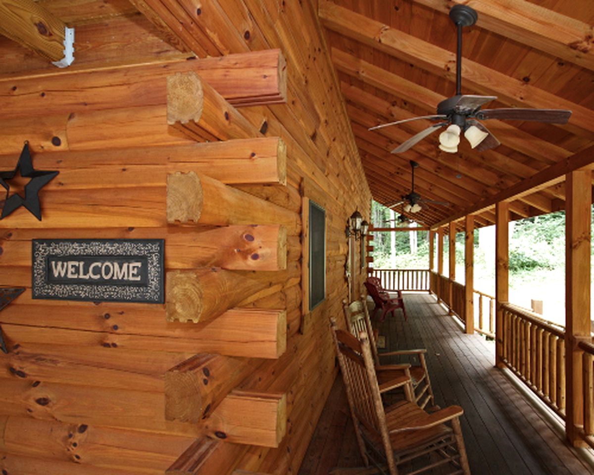 Luxuriously Equipped Lodge for Groups in Logan, Ohio