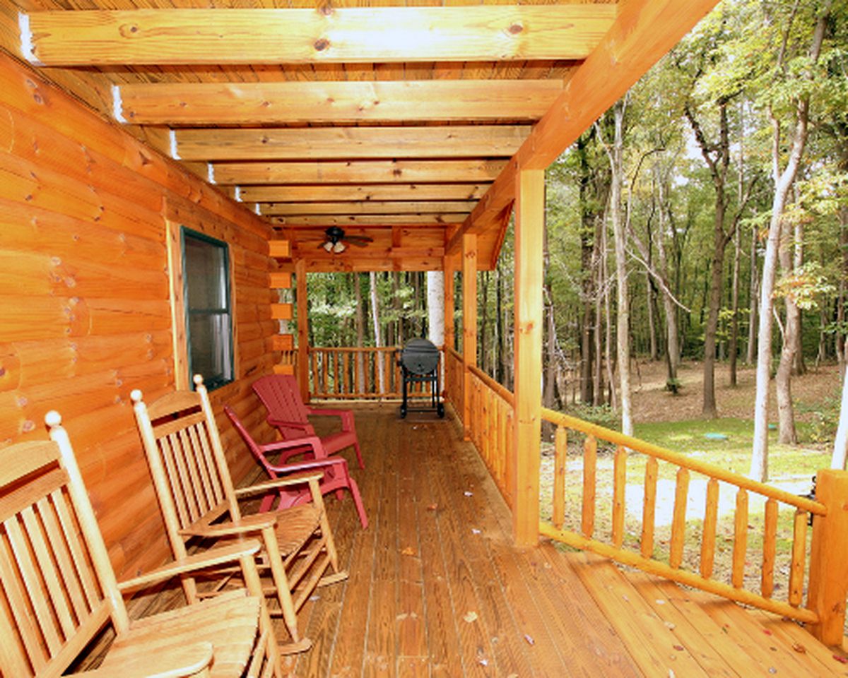 Luxuriously Equipped Lodge for Groups in Logan, Ohio