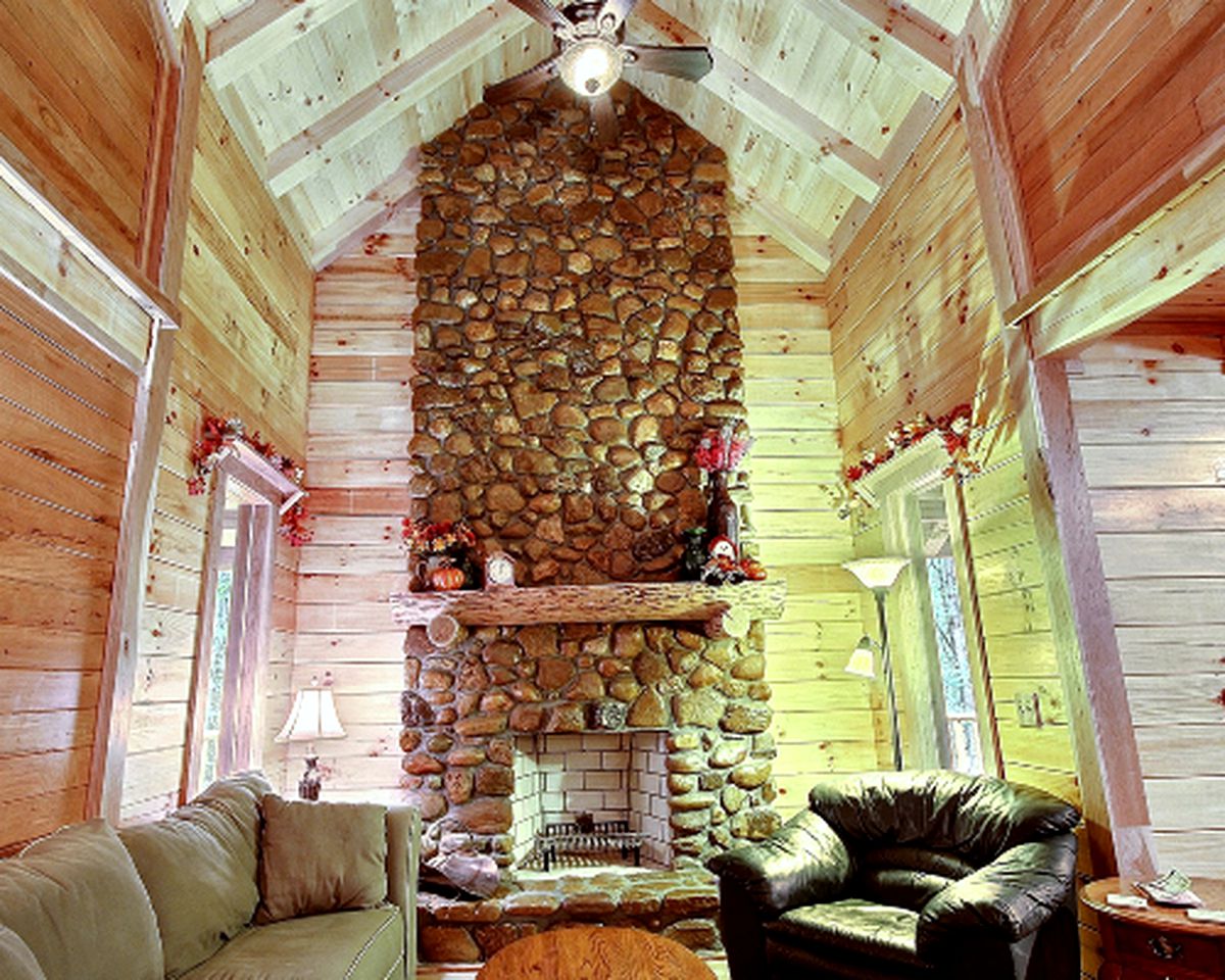 Luxuriously Equipped Lodge for Groups in Logan, Ohio