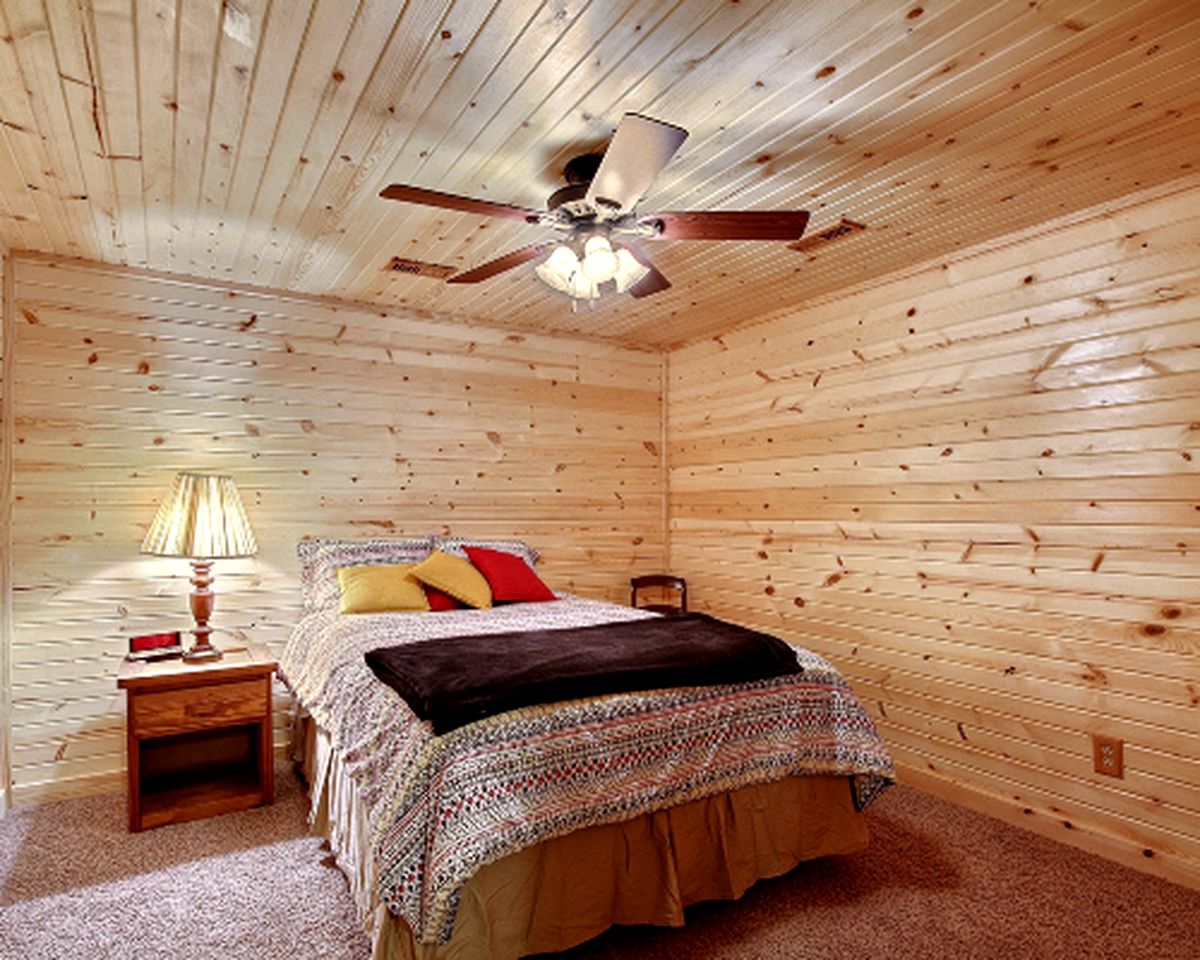 Luxuriously Equipped Lodge for Groups in Logan, Ohio