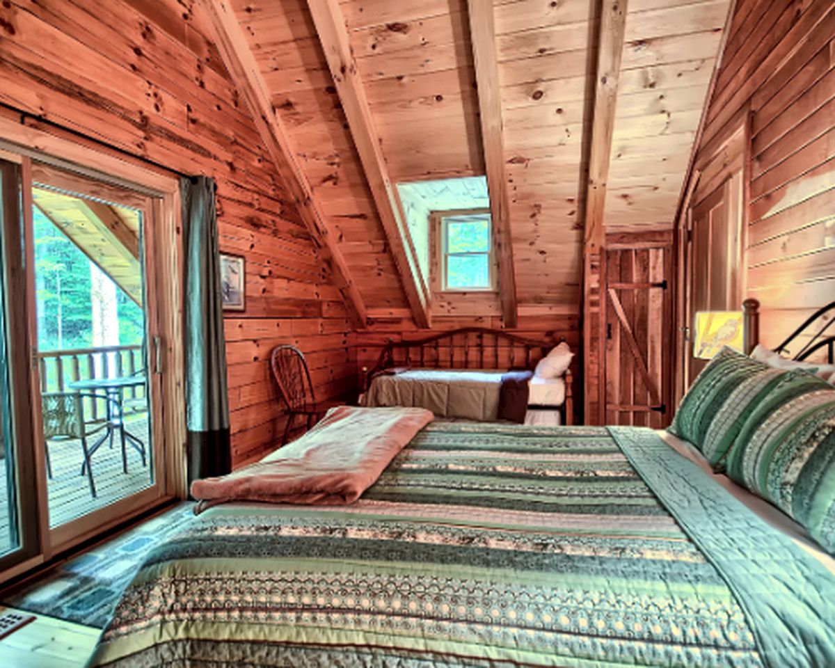 Luxuriously Equipped Lodge for Groups in Logan, Ohio