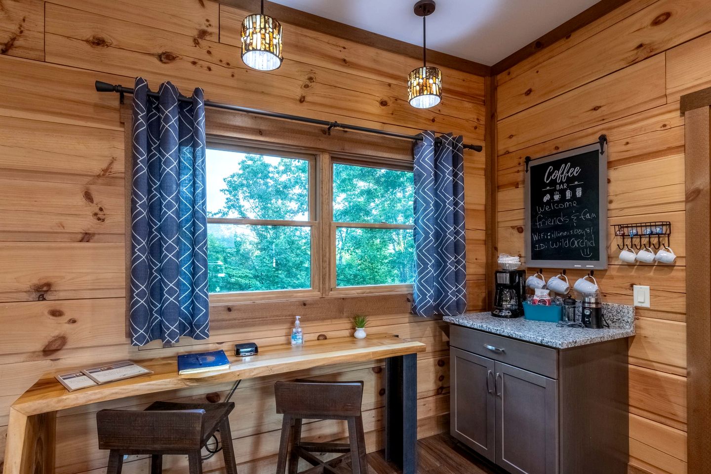 Luxury Lakeview Cabin with Theatre & Game Room near Fontana Lake, Bryson City NC