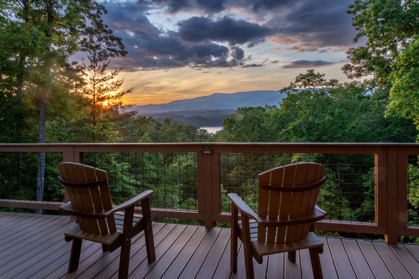 Luxury Lakeview Cabin with Theatre & Game Room near Fontana Lake, Bryson City NC