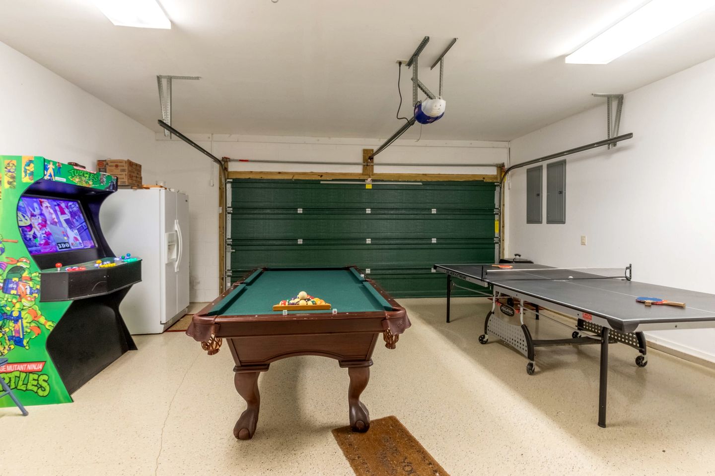 Spacious Smoky Mountain Cabin with Hot Tub & Game Room near Waynesville, NC