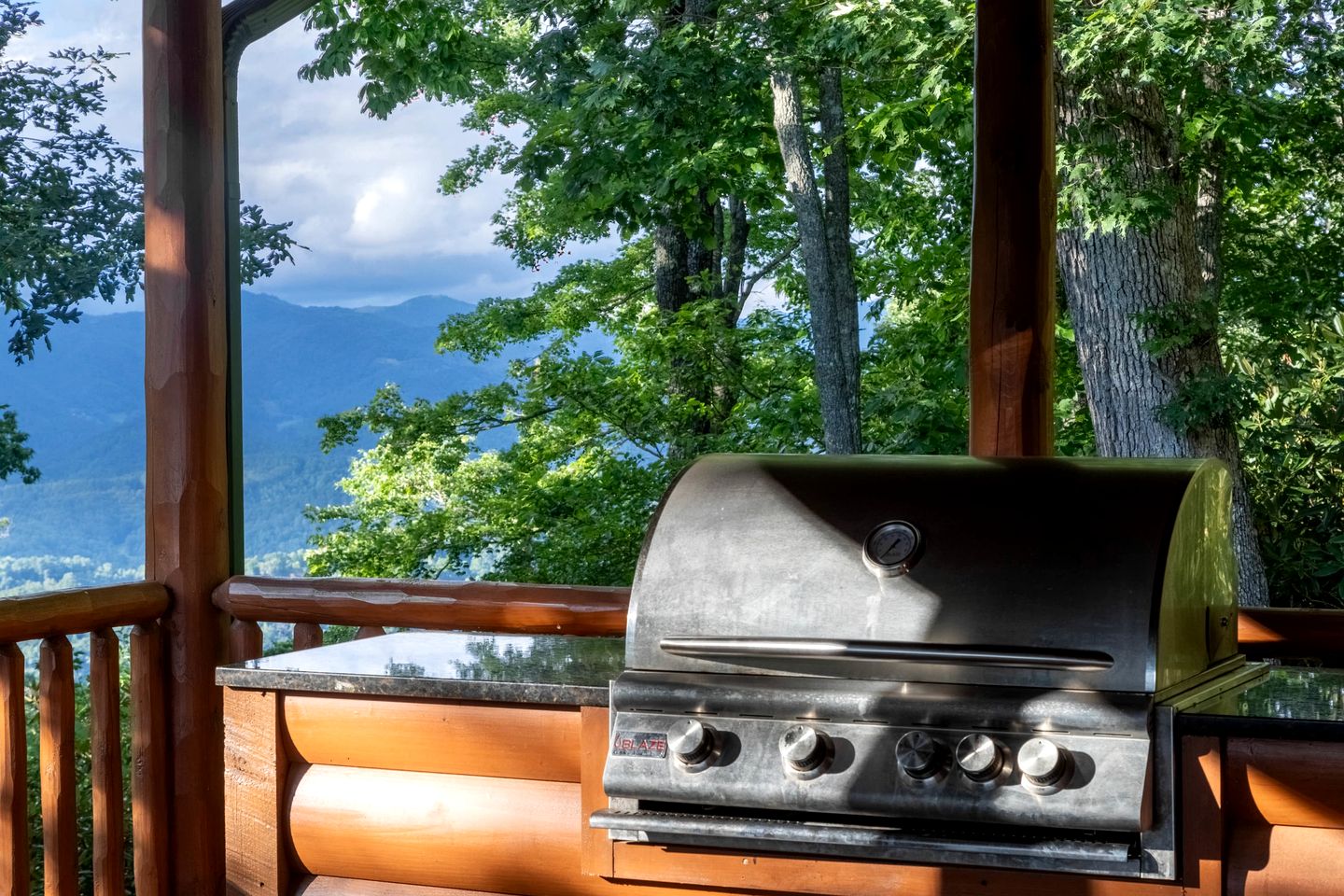 Spacious Smoky Mountain Cabin with Hot Tub & Game Room near Waynesville, NC