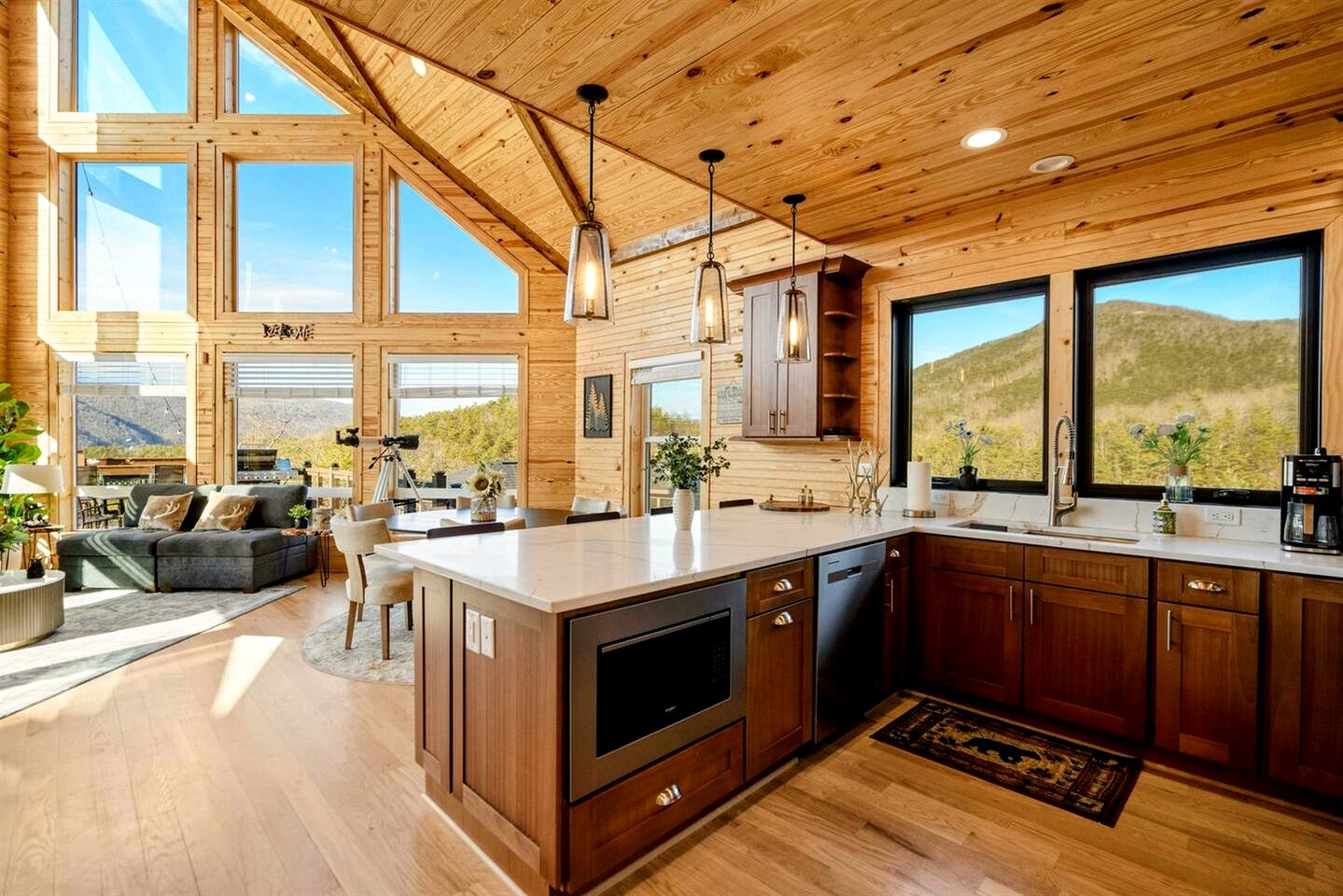 Luxurious A-Frame Mountain Retreat with Hot Tubs & Game Room Near Seneca Rocks, Milam, WV