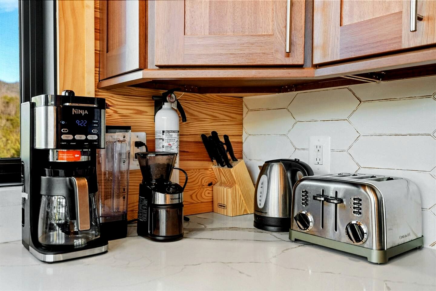 Luxurious A-Frame Mountain Retreat with Hot Tubs & Game Room Near Seneca Rocks, Milam, WV