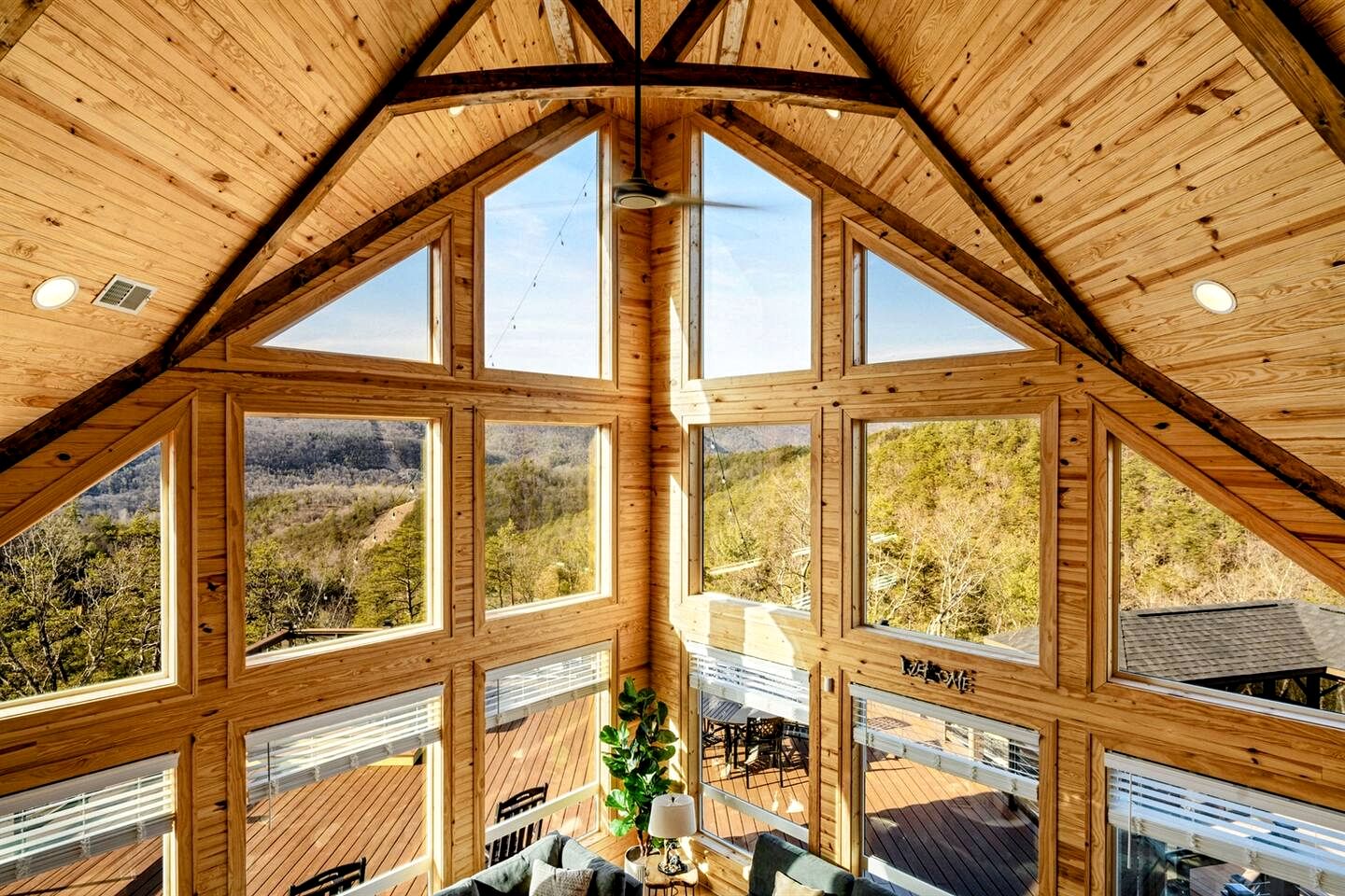 Luxurious A-Frame Mountain Retreat with Hot Tubs & Game Room Near Seneca Rocks, Milam, WV
