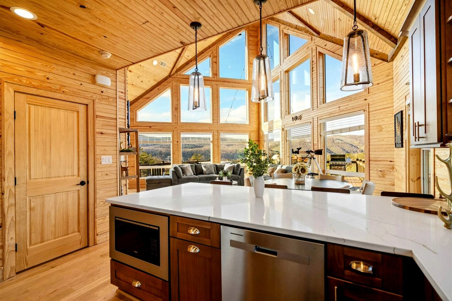 Luxurious A-Frame Mountain Retreat with Hot Tubs & Game Room Near Seneca Rocks, Milam, WV