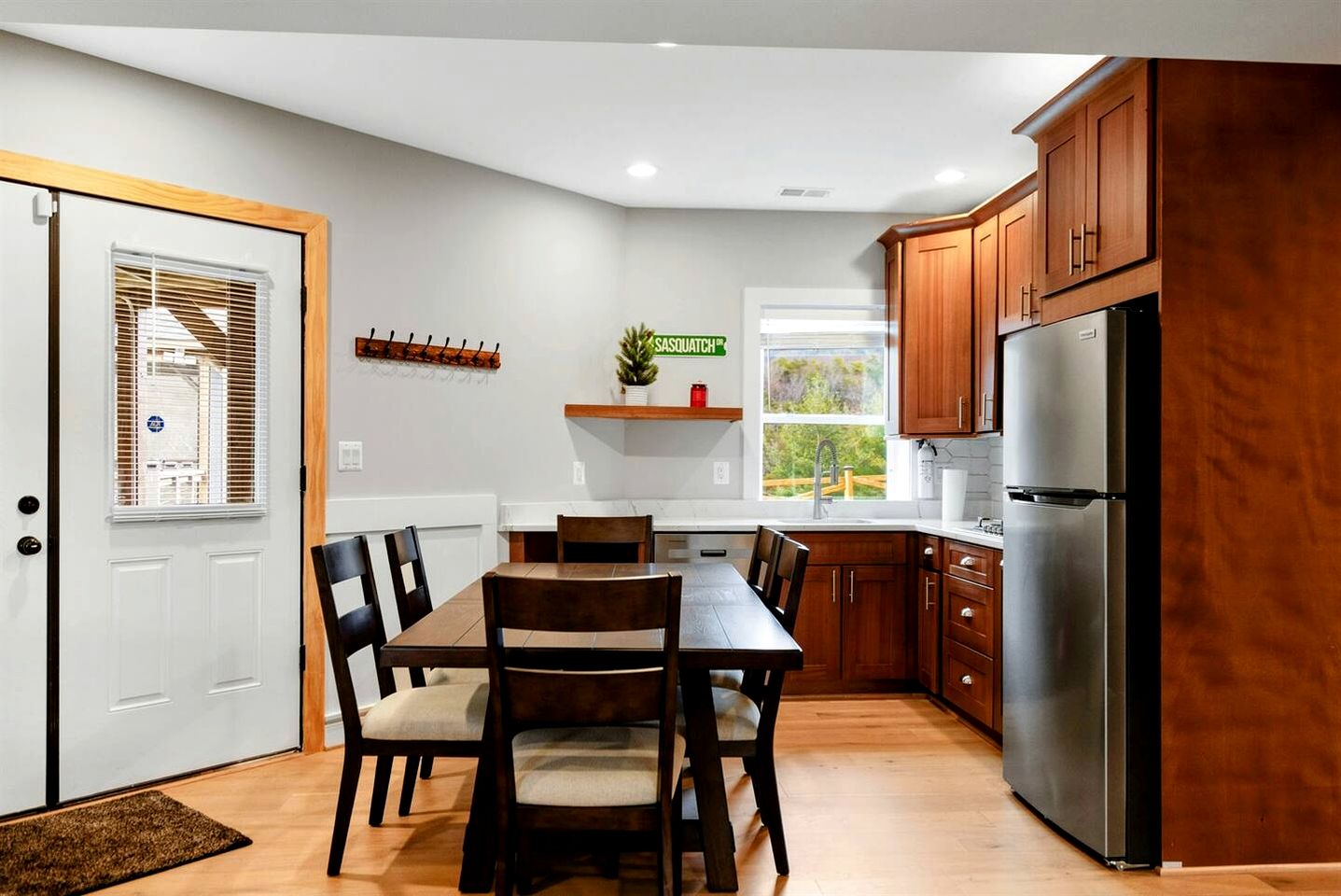 Luxurious A-Frame Mountain Retreat with Hot Tubs & Game Room Near Seneca Rocks, Milam, WV