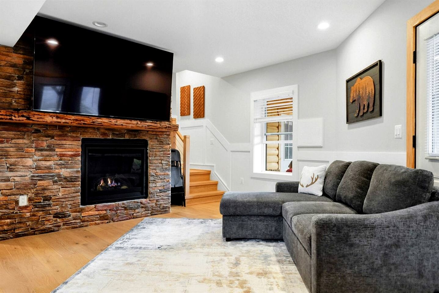 Luxurious A-Frame Mountain Retreat with Hot Tubs & Game Room Near Seneca Rocks, Milam, WV