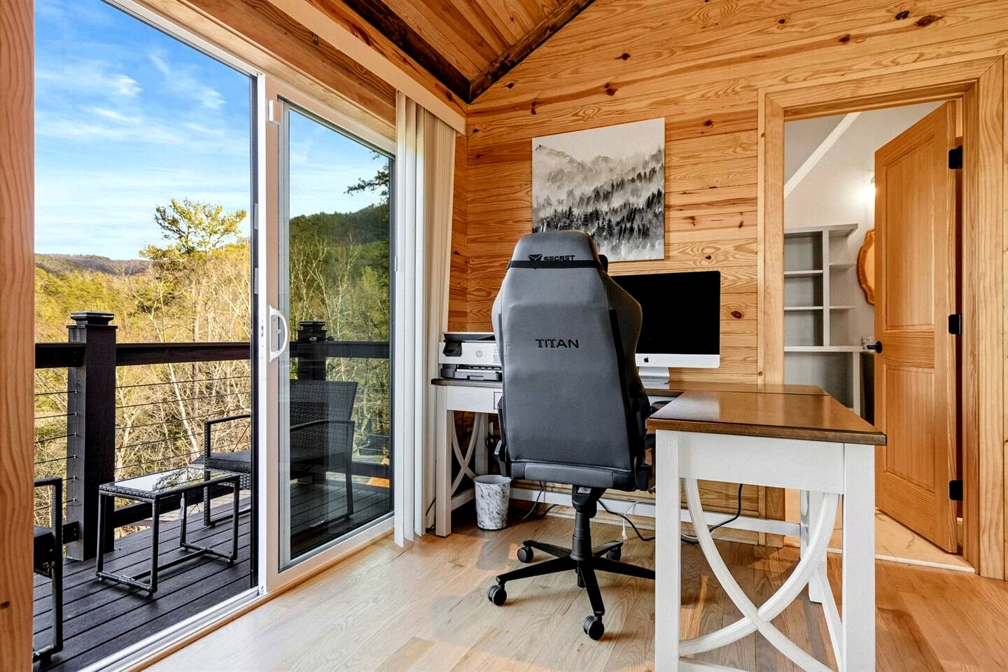 Luxurious A-Frame Mountain Retreat with Hot Tubs & Game Room Near Seneca Rocks, Milam, WV