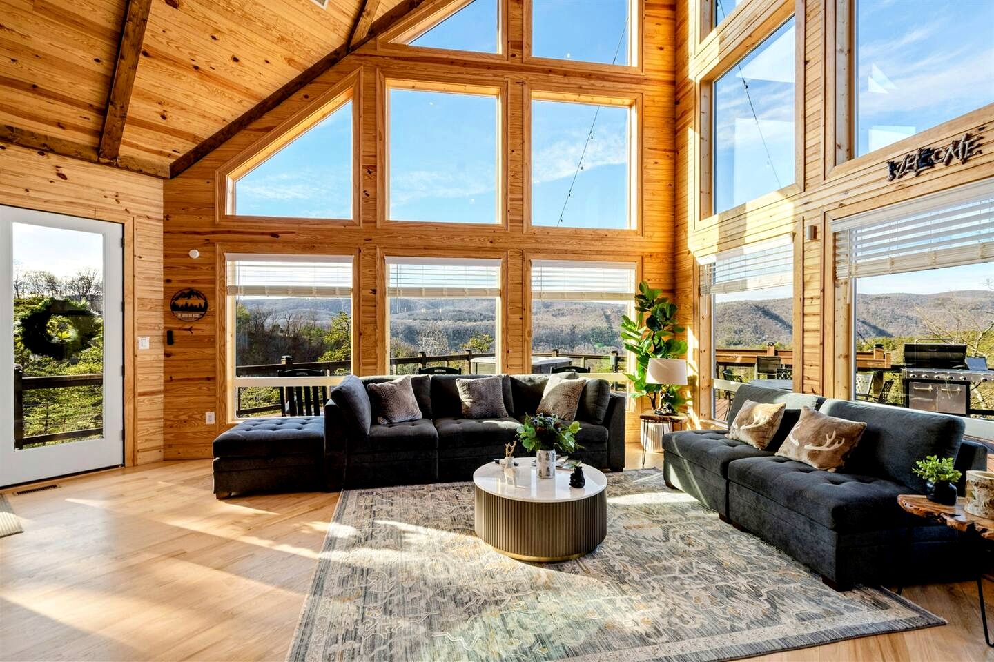 Luxurious A-Frame Mountain Retreat with Hot Tubs & Game Room Near Seneca Rocks, Milam, WV
