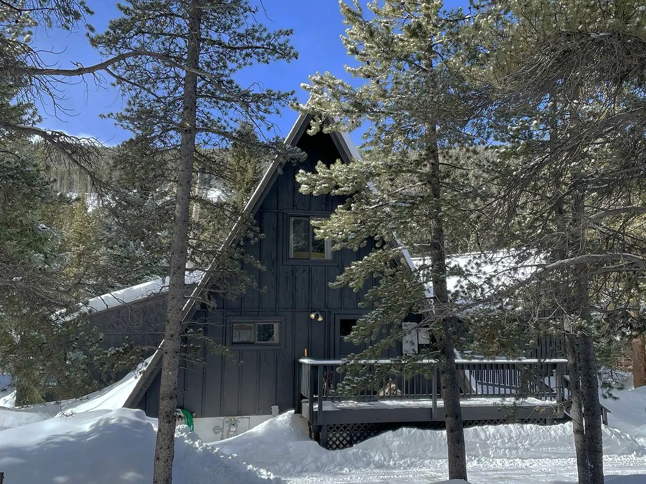 Luxury A-Frame with Hot Tub for Dreamy Vacations in Colorado