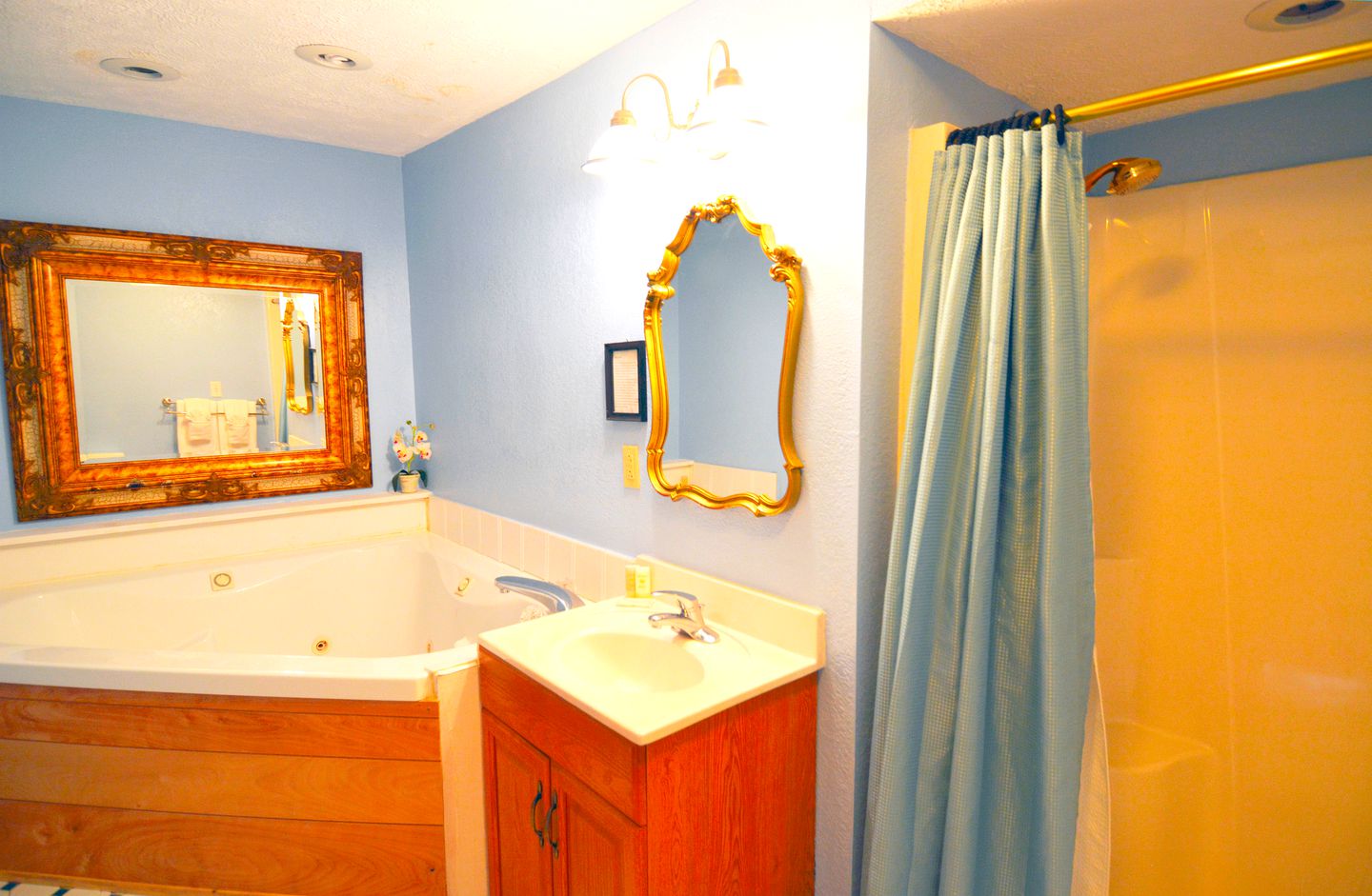 Luxury Suite Rental with a Hot Tub near Deep Creek Lake in Maryland